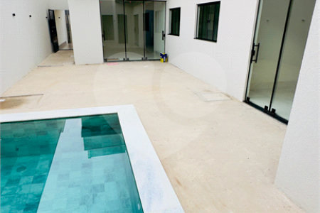 Casa à venda com 3 quartos, sendo 1 suíte, em Jardim das Palmeiras, Cuiabá, MT