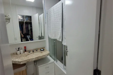 Casa à venda com 5 quartos, sendo 3 suítes, no condomínio Vila Panamericana, São Paulo - SP