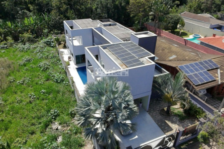 Casa à venda com 5 quartos, sendo 3 suítes, em Loteamento Jardim Morumbi, Atibaia, SP