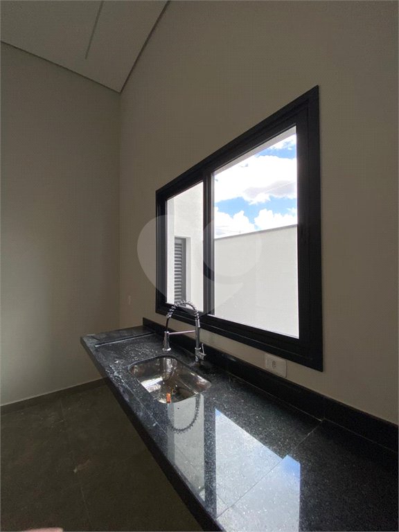 Casa à venda com 2 quartos, sendo 1 suíte, no condomínio Residencial Villagio Wanel, Sorocaba - SP