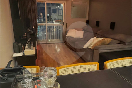 Apartamento à venda com 2 quartos, sendo 1 suíte, em Vila Olímpia, São Paulo, SP