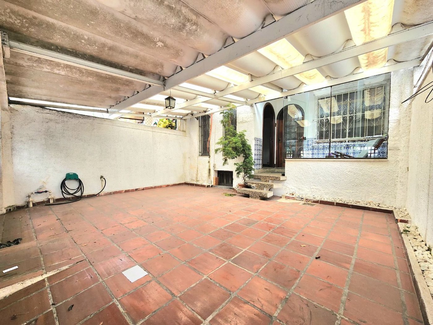 Casa com 3 dormitórios à venda, 198 m² por R$ 1.099.000,00 - Marapé - Santos/SP