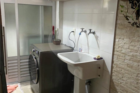 Casa à venda com 3 quartos, sendo 1 suíte, no condomínio Vida Verde 1, Suzano - SP