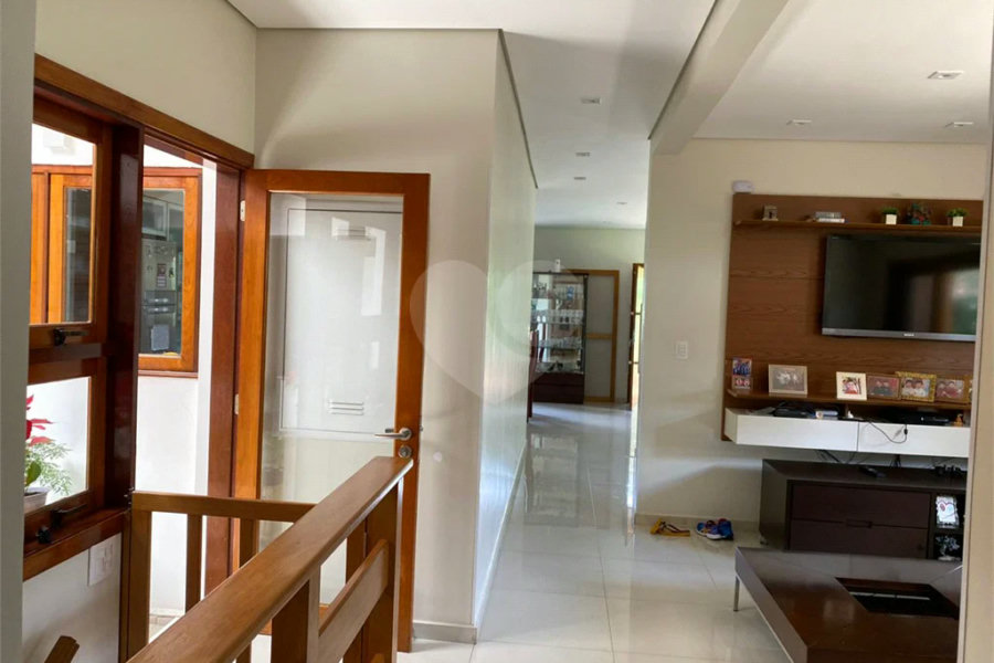 Sobrado à venda com 4 quartos, sendo 1 suíte, em Tremembé, São Paulo, SP