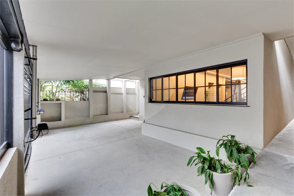Casa de Vila à venda com 5 quartos, sendo 3 suítes, em Jardim Hípico, São Paulo, SP