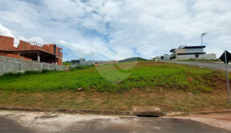 Terreno à venda no condomínio Portal Lamis I, Atibaia - SP
