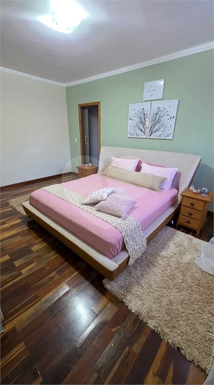 Refúgio de Alto Padrão em Condomínio Fechado: Natureza, Charme e 5.500m² de Terreno