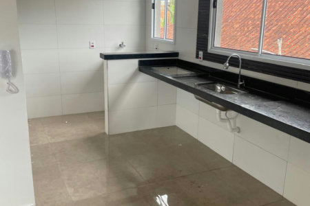 Sobrado à venda com 2 quartos, sendo 1 suíte, em Jardim Princesa, Praia Grande - SP