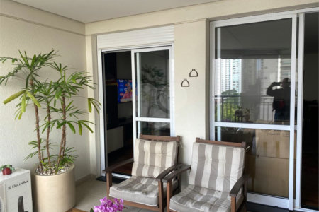 Apartamento à venda com 3 quartos, sendo 2 suítes,  em Campo Belo, São Paulo, SP