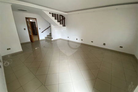 Sobrado à venda com 4 quartos, sendo 2 suítes,  em Vila Gustavo, São Paulo, SP