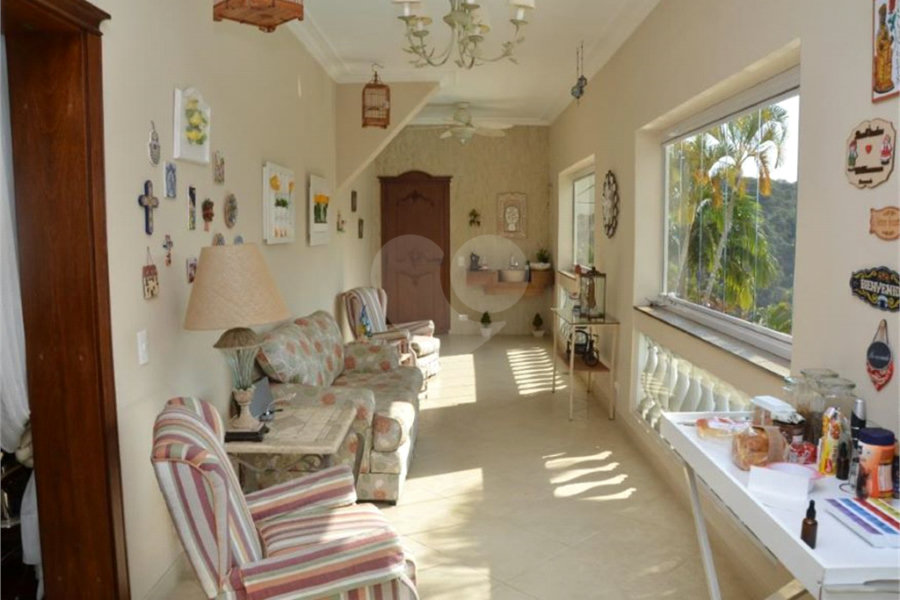Casa à venda com 8 quartos, sendo 5 suítes, em Serra da Cantareira, Mairiporã, SP