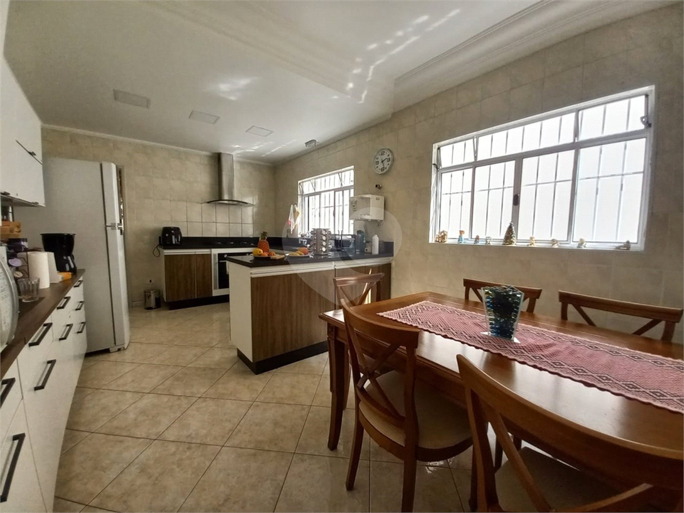 Sobrado à venda com 3 quartos, sendo 1 suíte, em Vila Lúcia, São Paulo, SP