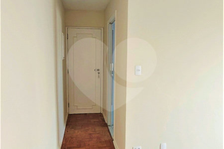 APARTAMENTO 1 DORMITÓRIO COM VAGA
