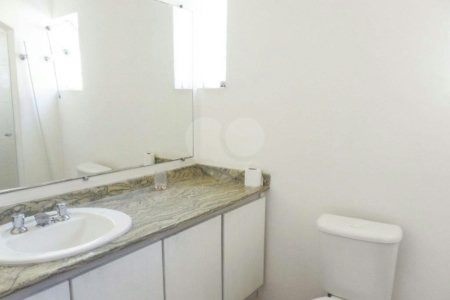 Sobrado à venda ou para alugar com 4 quartos, sendo 1 suíte, em Alto da Boa Vista, São Paulo, SP