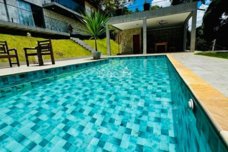 Casa à venda com 4 suítes no condomínio Portal Ouro Verde, Atibaia - SP