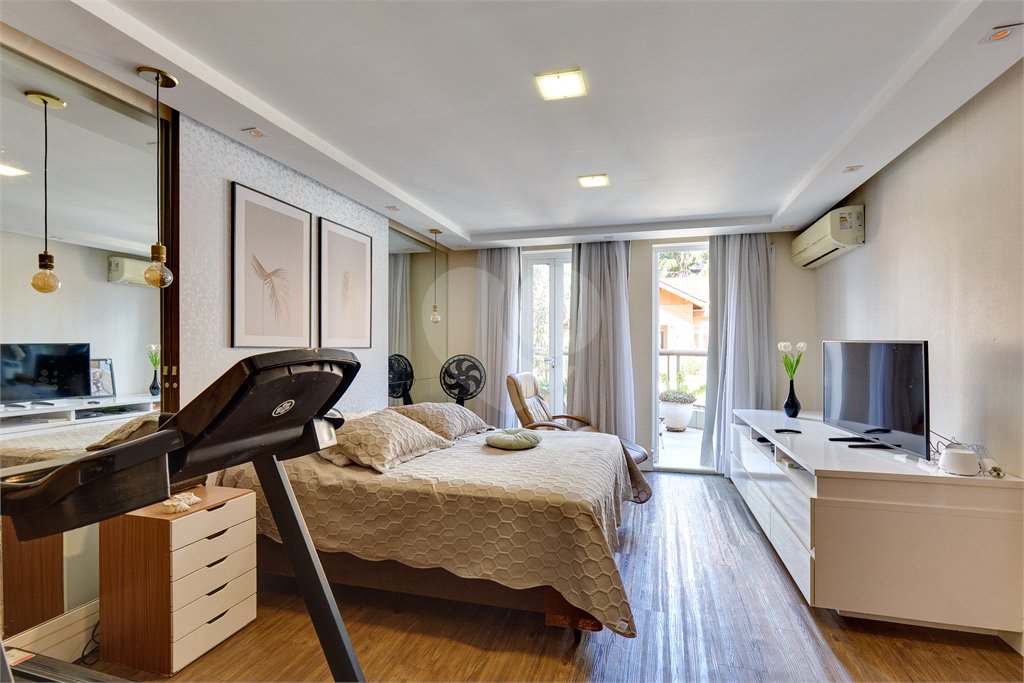 Casa à venda com 4 suítes no condomínio Vila Inglesa, São Paulo - SP