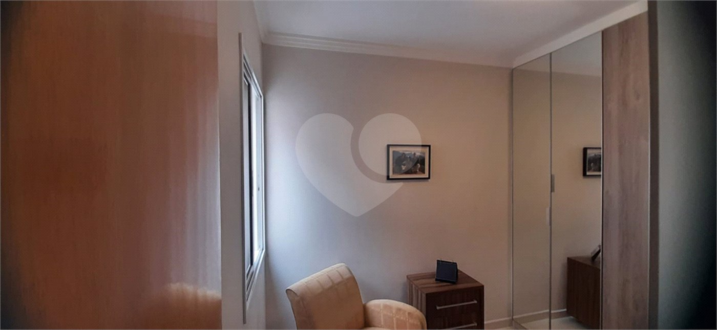 Casa à venda com 3 quartos, sendo 2 suítes, no condomínio Mário Araújo, São Paulo - SP
