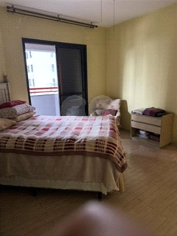 Apartamento à venda com 3 quartos, sendo 1 suíte,  em Jardim das Acácias, São Paulo, SP