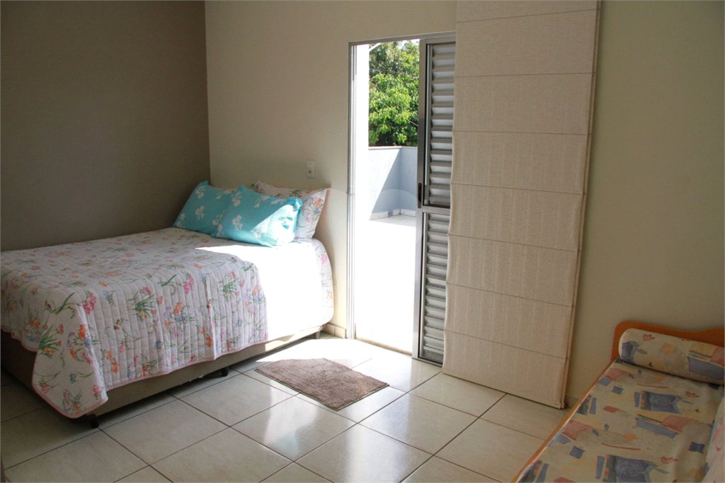 Sobrado à venda com 5 quartos, sendo 1 suíte,  em Jaguaré, São Paulo, SP