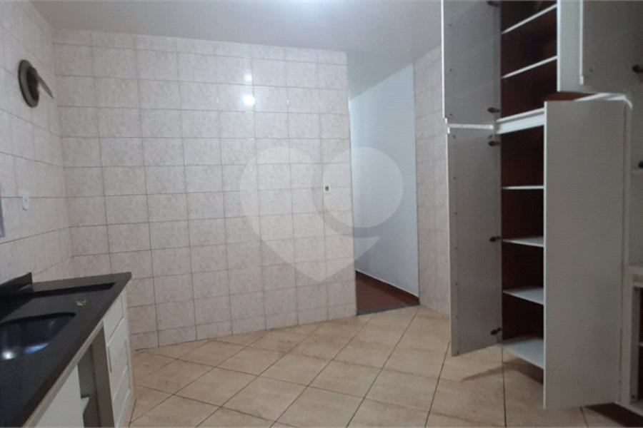 Sobrado à venda com 3 quartos em Jardim Guairaca, São Paulo, SP