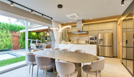 Casa à venda com 4 suítes no condomínio Jardim Flora, São Paulo - SP