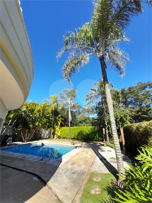 Casa à venda com 4 quartos, sendo 3 suítes, no condomínio Residencial Terras de Vinhedo, Vinhedo - SP