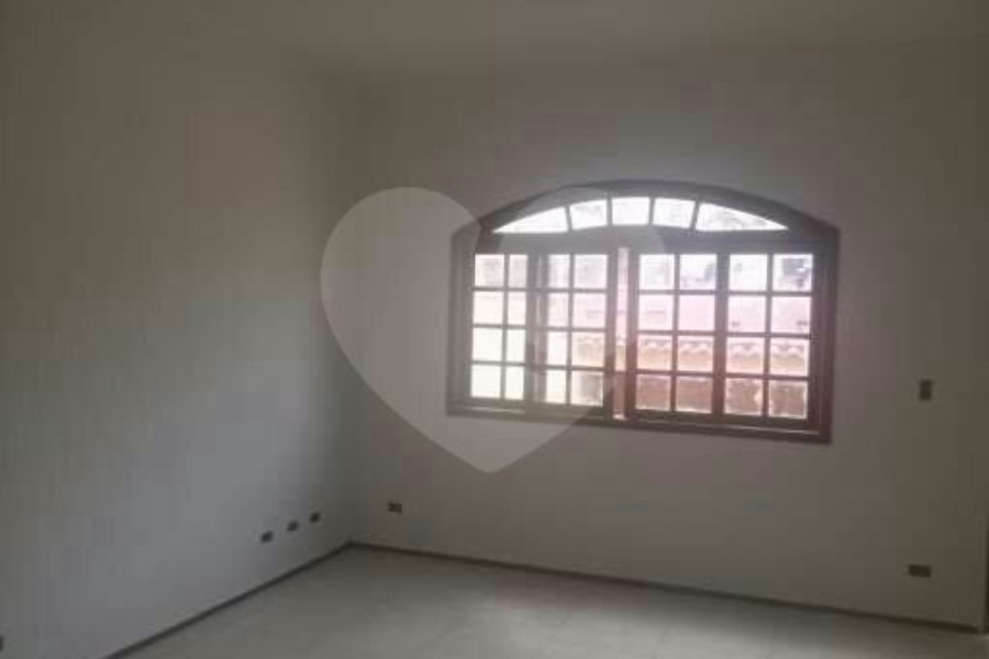 Sobrado à venda com 3 quartos, sendo 2 suítes, em Vila Sônia, São Paulo, SP