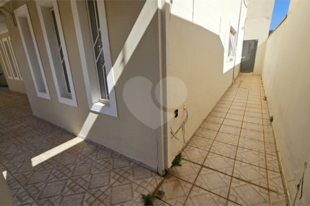 Sobrado à venda com 3 quartos, sendo 2 suítes, em Jardim Rossignatti, Indaiatuba, SP