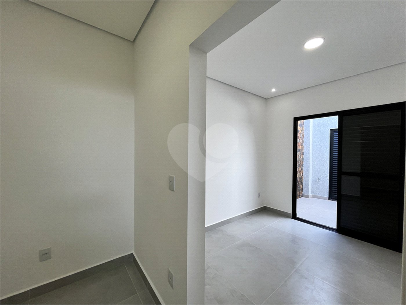 Casa à venda com 3 quartos, sendo 1 suíte, no condomínio Terras de São Francisco, Sorocaba - SP