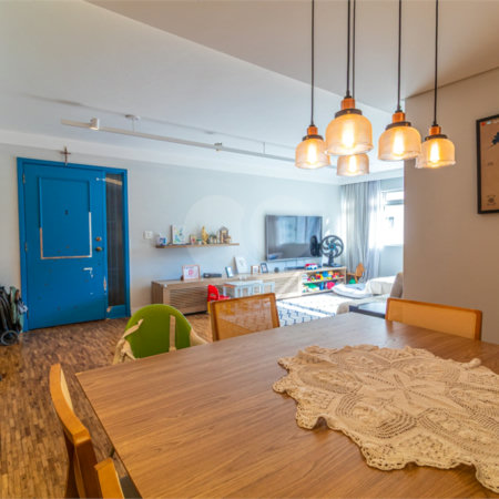 Apartamento à venda com 3 quartos, sendo 1 suíte, em Moema, São Paulo, SP