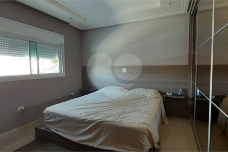 Sobrado à venda com 3 quartos, sendo 2 suítes,  em Vila Pires, Santo André, SP