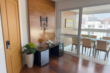 Apartamento para alugar com 3 quartos, sendo 1 suíte, em Vila Olímpia, São Paulo, SP