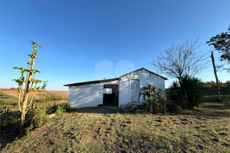 Sítio à venda com 3 quartos, sendo 1 suíte,  em Canta Galo, Itapetininga, SP