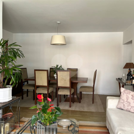 Apartamento à venda com 3 quartos, sendo 1 suíte,  em Itaim Bibi, São Paulo, SP