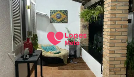 Casa à venda com 2 quartos no condomínio Portal da Serra, São José dos Campos - SP