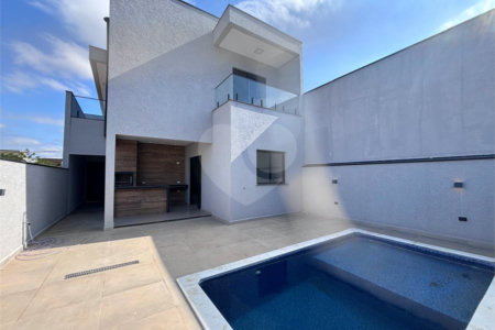 Casa à venda com 3 suítes no condomínio Helena Maria, Sorocaba - SP