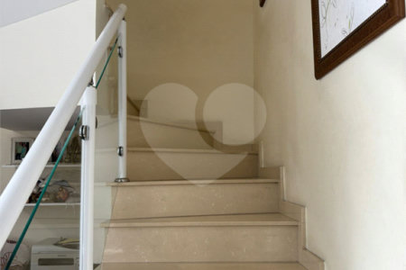 Casa à venda com 3 quartos, sendo 1 suíte, no condomínio Vila Nova Horizonte, Suzano - SP