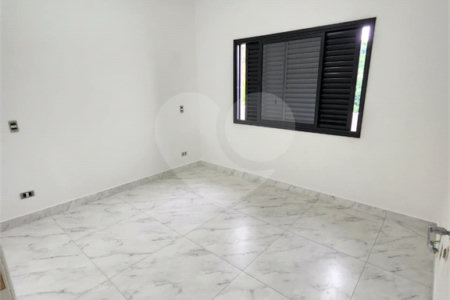 Casa à venda com 3 quartos, sendo 1 suíte, no Centro, Bom Jesus dos Perdões, SP