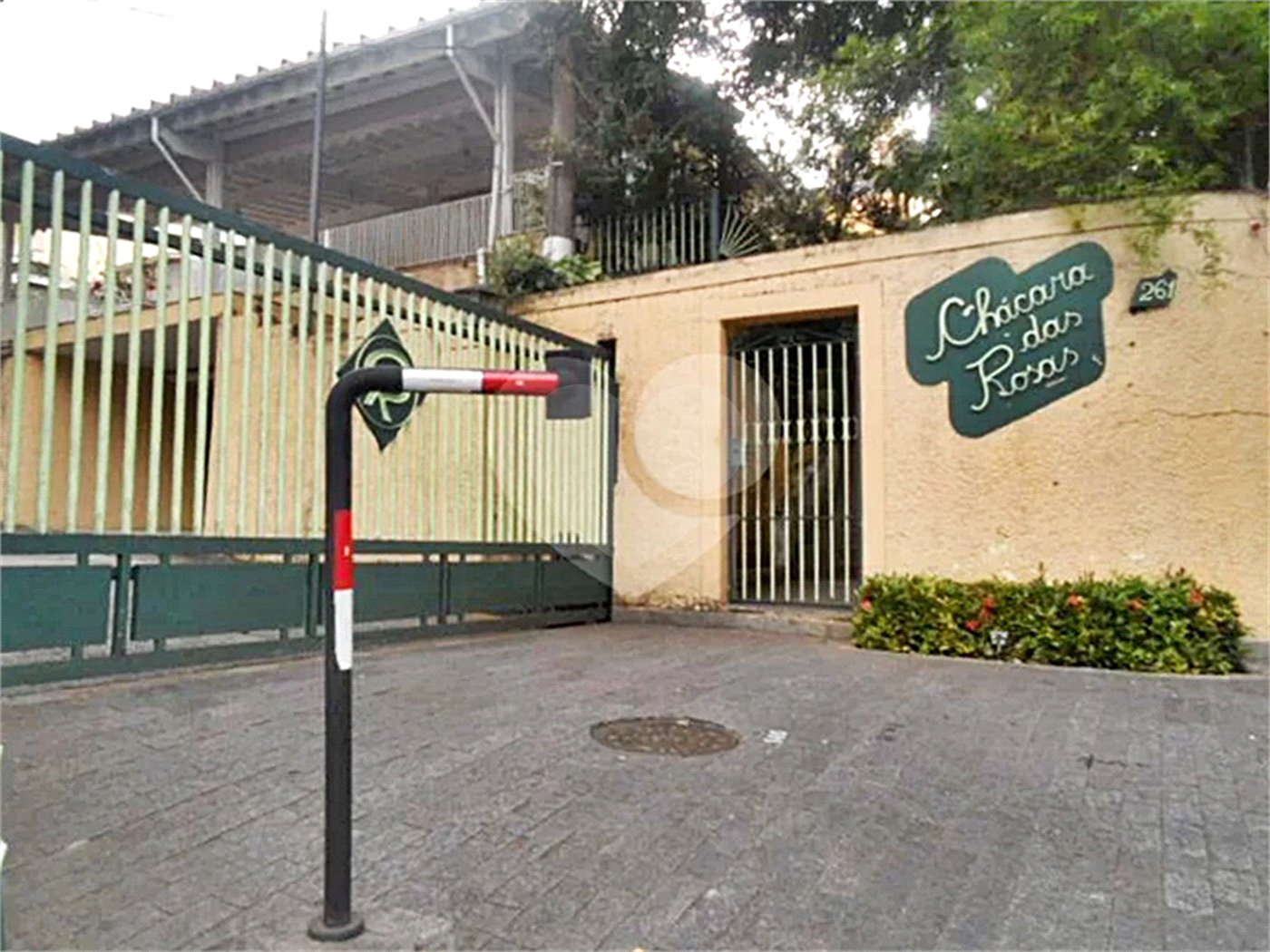 Casa à venda com 4 suítes no condomínio Chácara das Rosas, São Paulo - SP