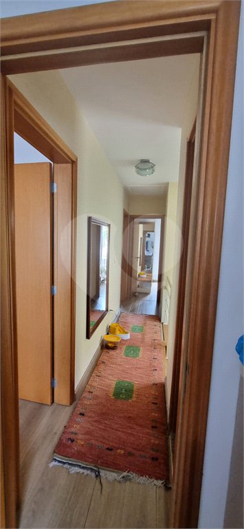 Casa à venda com 4 quartos, sendo 2 suítes, no condomínio Casas de Windsor, São Paulo - SP