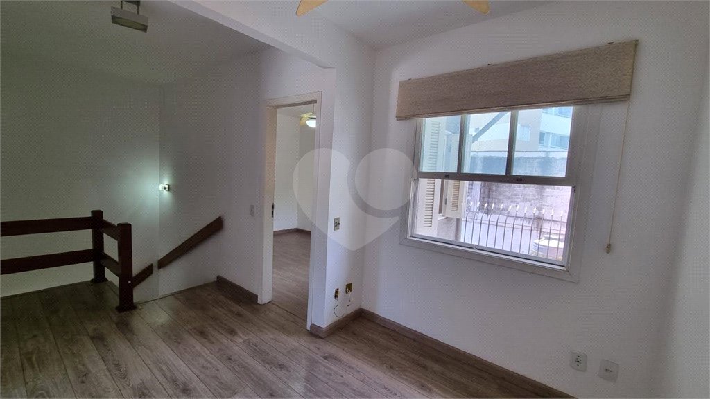 Casa à venda com 3 quartos, sendo 1 suíte,  no condomínio Residencial Villagio, São Paulo - SP