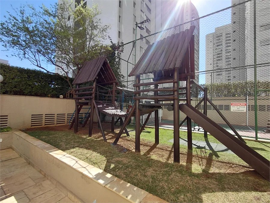Apartamento à venda com 3 quartos, sendo 1 suíte,  em Vila Romana, São Paulo, SP