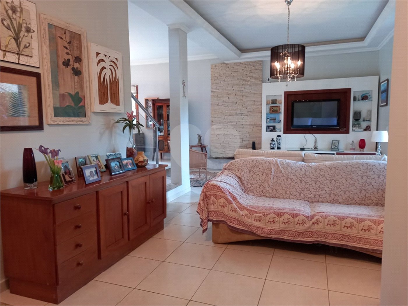 Casa à venda com 4 quartos, sendo 2 suítes, no condomínio Fazendinha Chácara Vale do Rio Cotia, Carapicuíba - SP