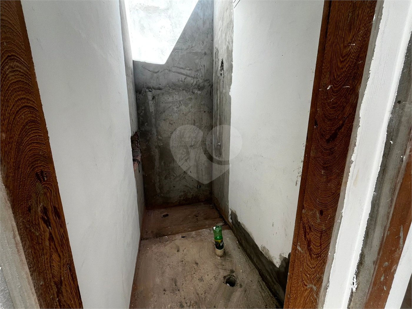 Casa à venda com 3 quartos, sendo 1 suíte, no condomínio Lago dos Ipês, Itapetininga - SP