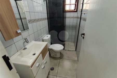 Sobrado à venda com 3 quartos, sendo 1 suíte, em Vila Nivi, São Paulo, SP