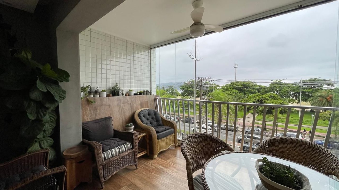 Apartamento com 3 dormitórios frente a praia à venda, 161 m² por R$ 2.200.000 - Gonzaga - Santos/SP