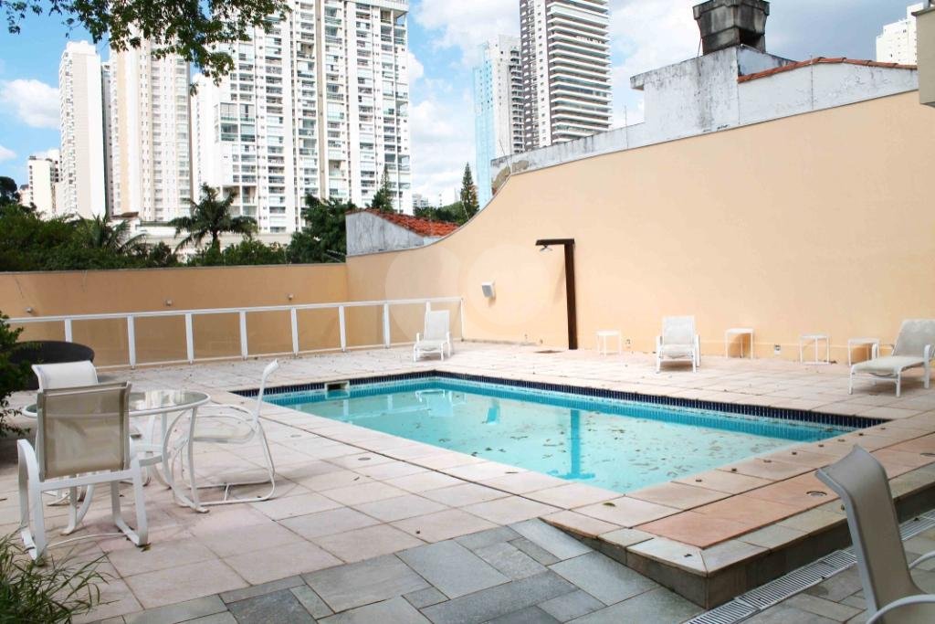 Casa Térrea à venda ou para alugar com 3 suítes em Brooklin Velho, São Paulo, SP