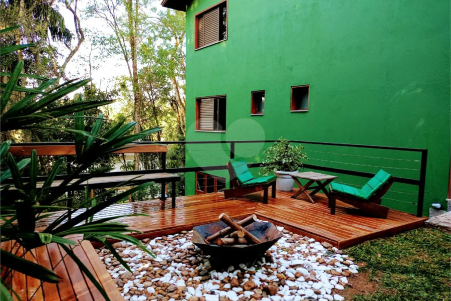 Casa à venda ou para alugar com 5 quartos, sendo 4 suítes, no condomínio Associação Reserva das Hortênsias, Mairiporã - SP
