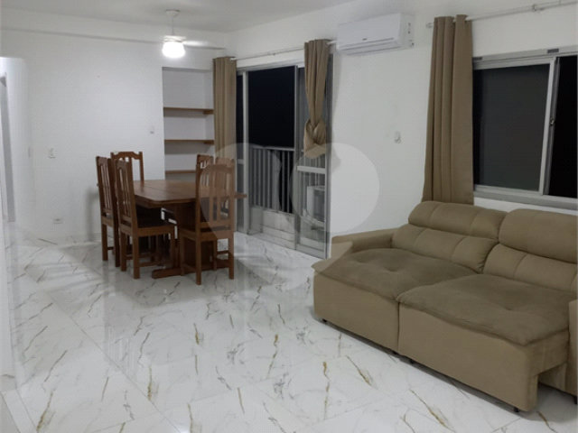 Apartamento à venda com 3 quartos, sendo 1 suíte,  em Tortuga, Guarujá, SP