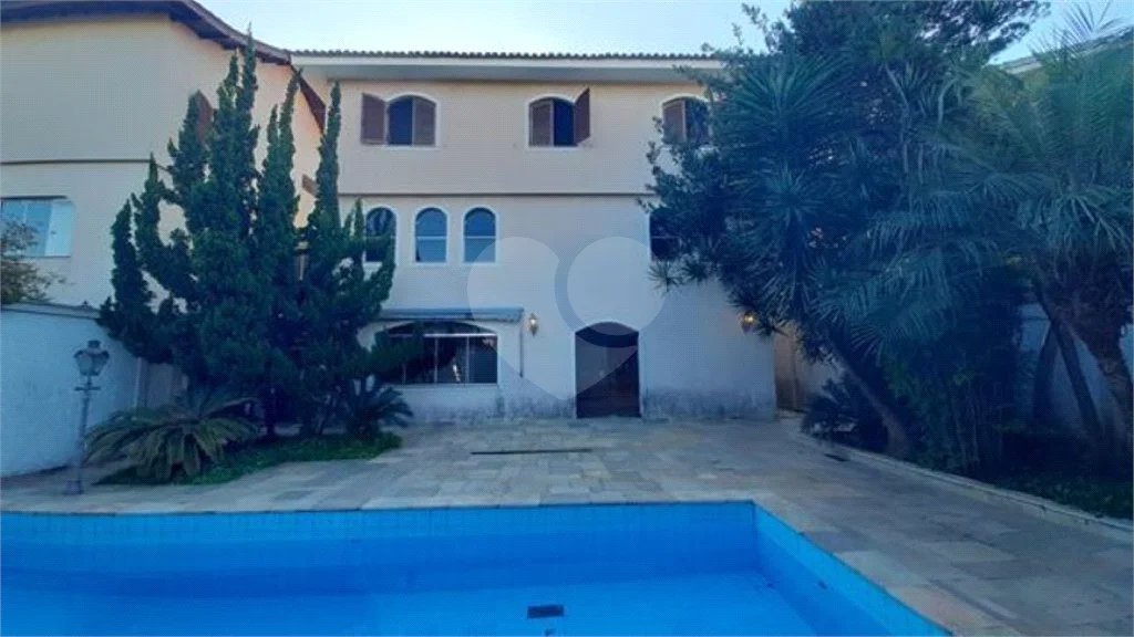 Casa à venda com 4 quartos, sendo 2 suítes, em MORUMBI, São Paulo, SP